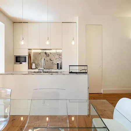 With Terrace 5 Minutes From Marques De Pombal Апартаменты