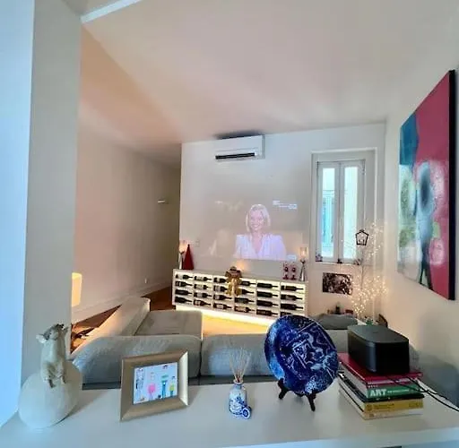 Апартаменти With Terrace 5 Minutes From Marques De Pombal Лісабон