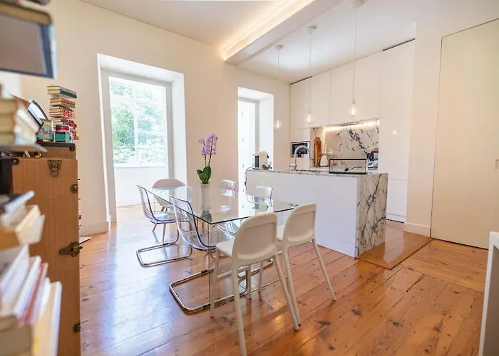 With Terrace 5 Minutes From Marques De Pombal Лісабон