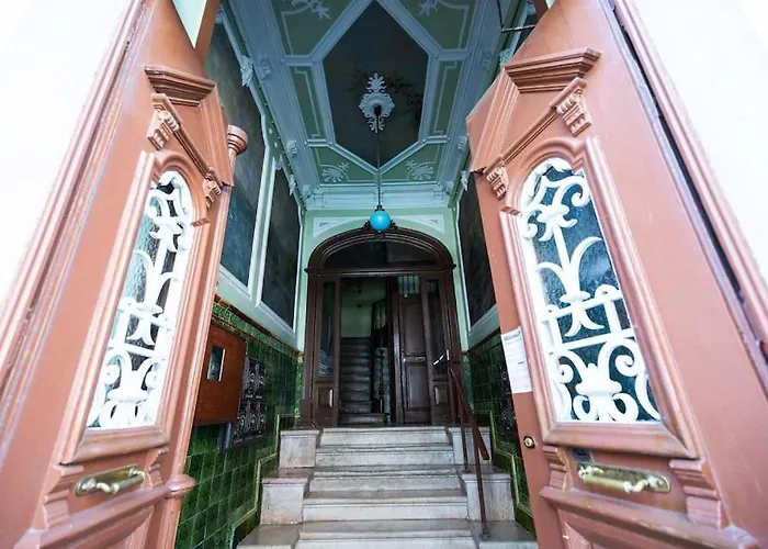 With Terrace 5 Minutes From Marques De Pombal * Лісабон