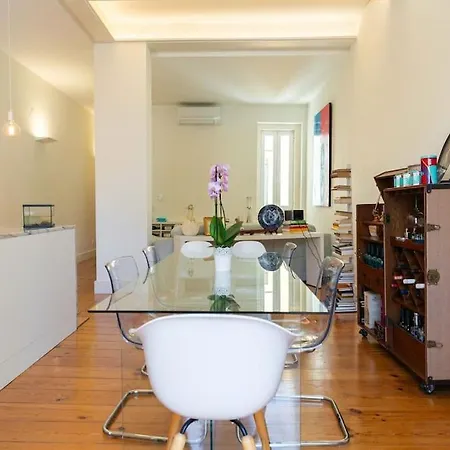 דירה With Terrace 5 Minutes From Marques De Pombal
