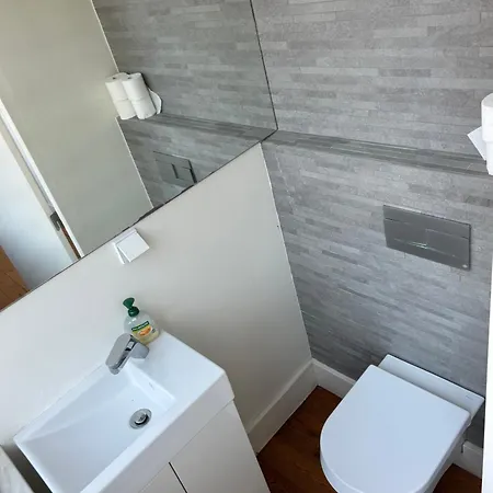 דירה With Terrace 5 Minutes From Marques De Pombal *