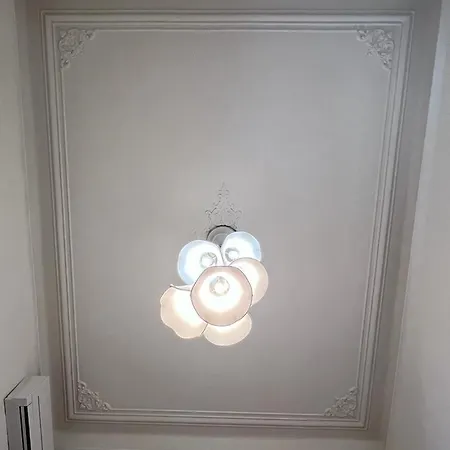 Apartament With Terrace 5 Minutes From Marques De Pombal Lizbona
